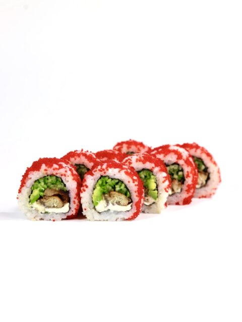 California with eel in tobiko (Калифорния с угрём в икре тобико)