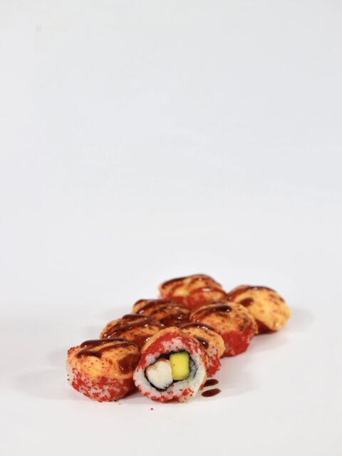 Baked Shrimp Mango in Tobiko (Запеченная креветка манго в икре тобико)